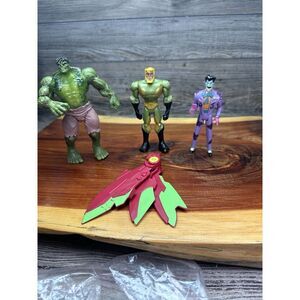 Lot Of Action Figures Joker, Aquaman,‎ Incredible Hulk Bakugan Wing